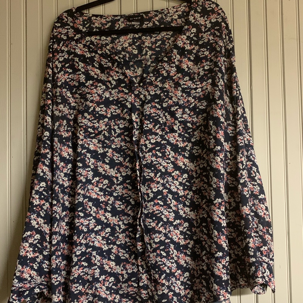 Navy blue Torrid floral blouse